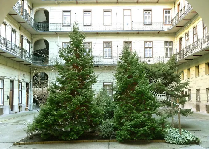 Planet Holiday Apartments